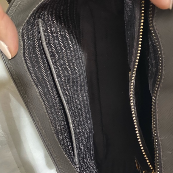 Used PRADA CROSSBODY - Picture 4 of 12